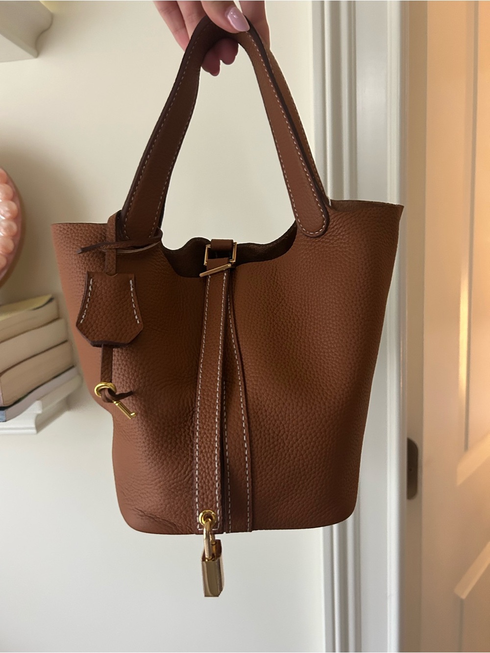 Women’s Pebbled Bucket Tote - Brown